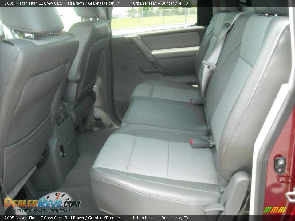 2005 Nissan Titan LE Crew Cab Red Brawn / Graphite/Titanium Photo #8