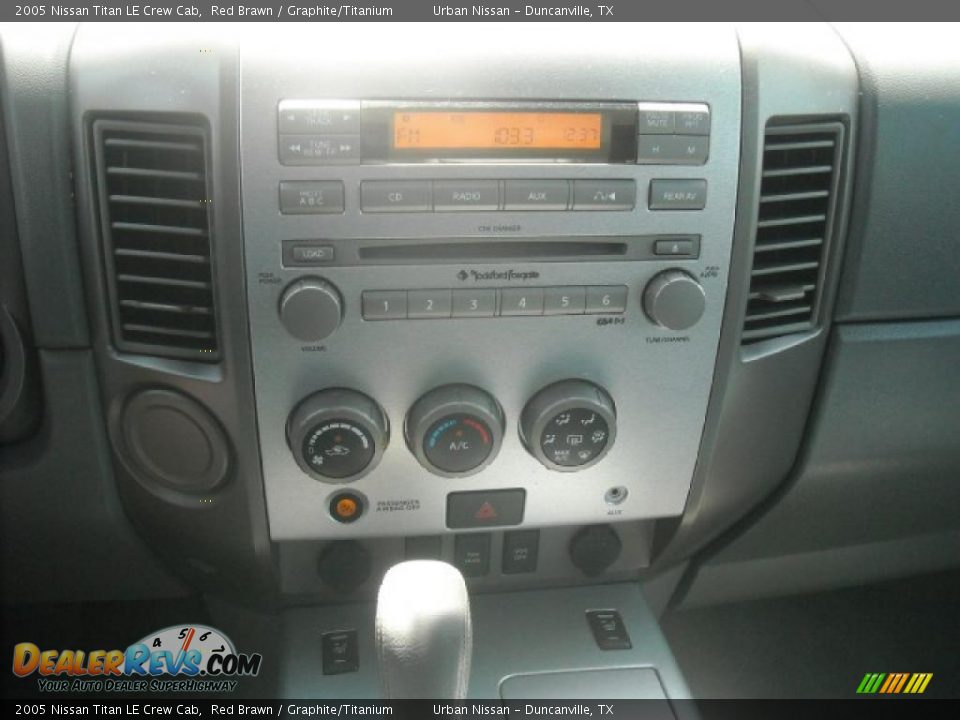 2005 Nissan Titan LE Crew Cab Red Brawn / Graphite/Titanium Photo #11