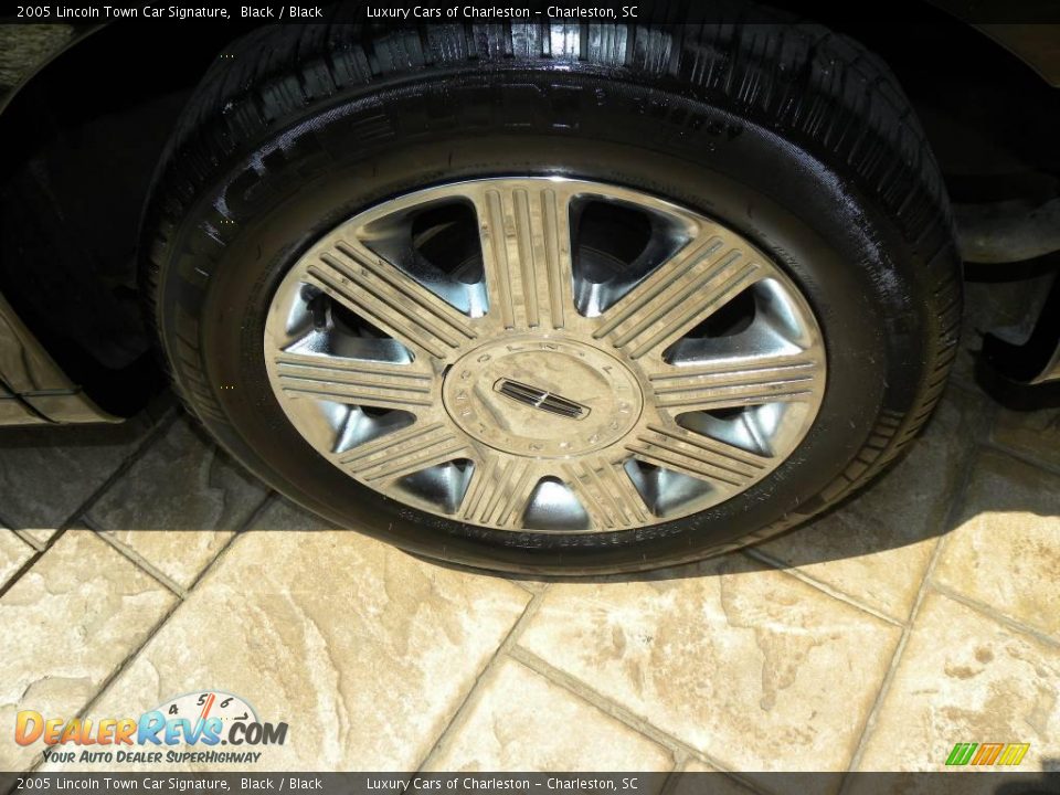 2005 Lincoln Town Car Signature Black / Black Photo #15