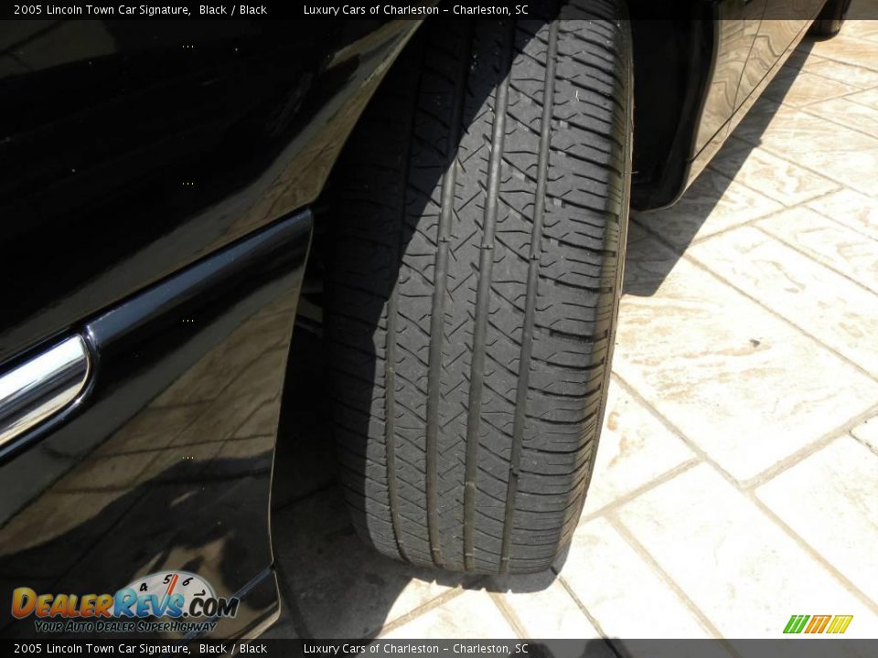 2005 Lincoln Town Car Signature Black / Black Photo #16