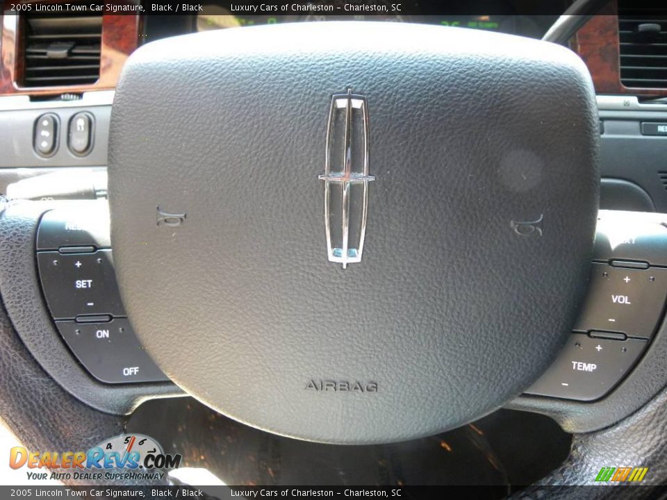 2005 Lincoln Town Car Signature Black / Black Photo #21