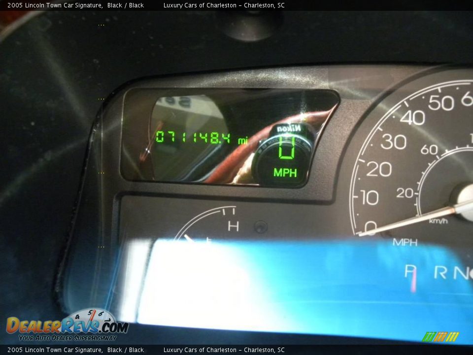 2005 Lincoln Town Car Signature Black / Black Photo #22