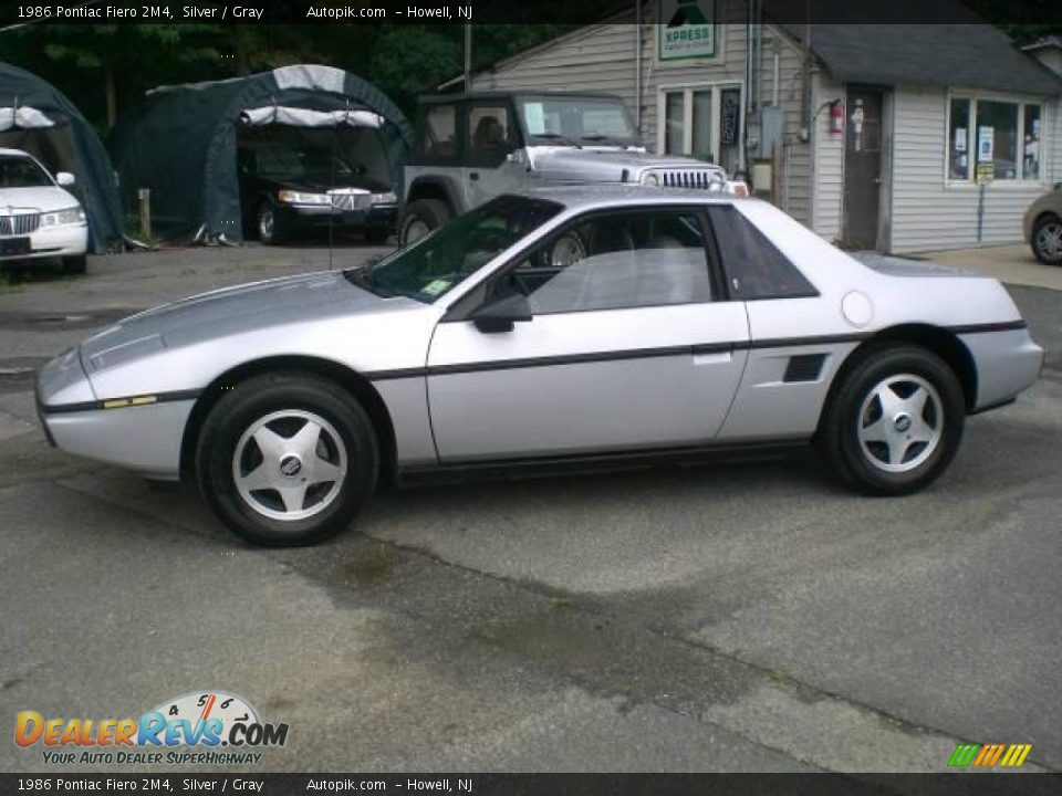 1986 Pontiac Fiero 2M4 Silver / Gray Photo #3