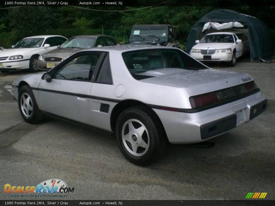 1986 Pontiac Fiero 2M4 Silver / Gray Photo #4