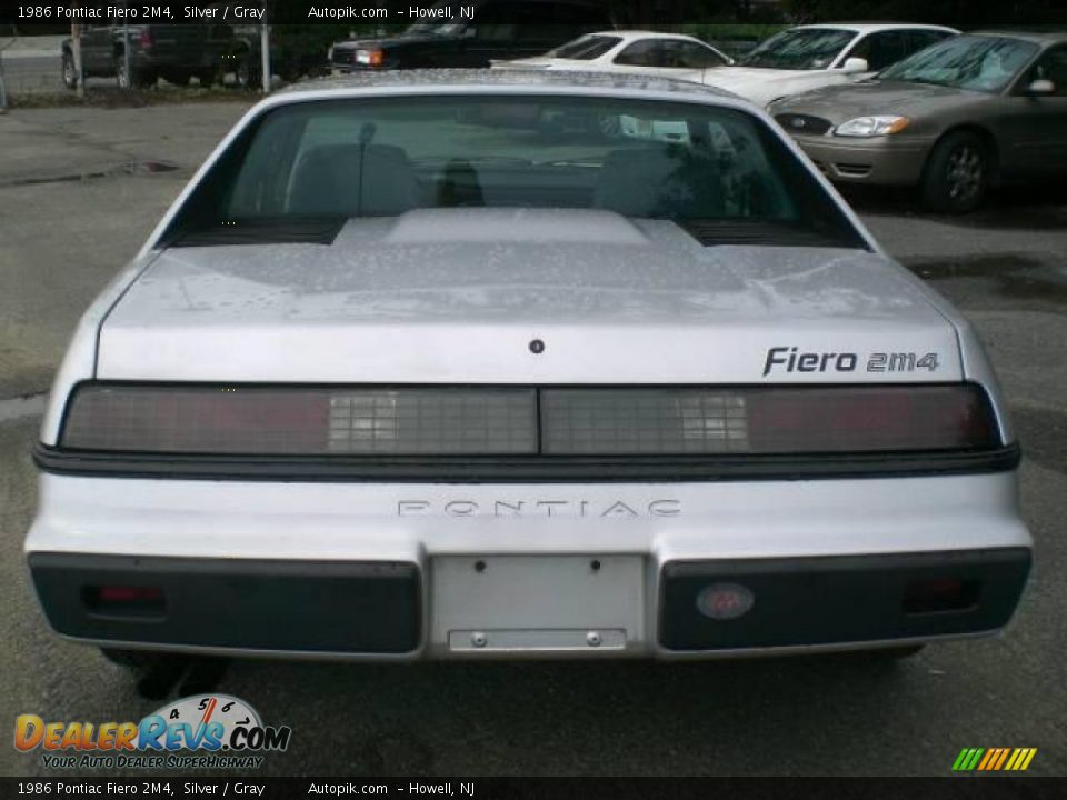 1986 Pontiac Fiero 2M4 Silver / Gray Photo #5