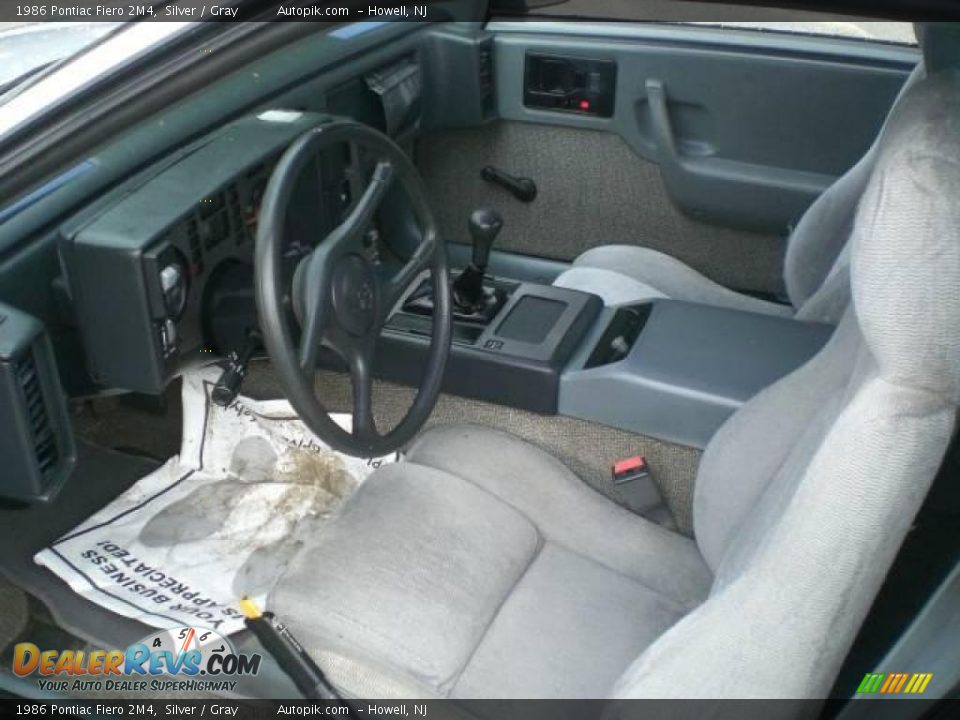 1986 Pontiac Fiero 2M4 Silver / Gray Photo #8