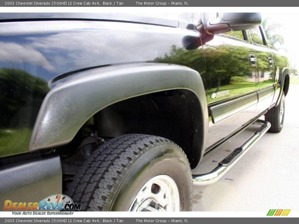 2003 Chevrolet Silverado 2500HD LS Crew Cab 4x4 Black / Tan Photo #13