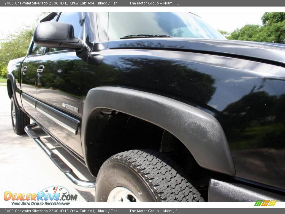 2003 Chevrolet Silverado 2500HD LS Crew Cab 4x4 Black / Tan Photo #14