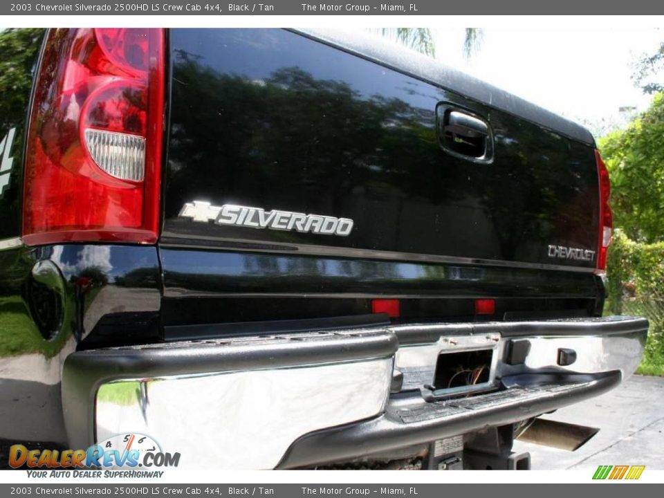 2003 Chevrolet Silverado 2500HD LS Crew Cab 4x4 Black / Tan Photo #19