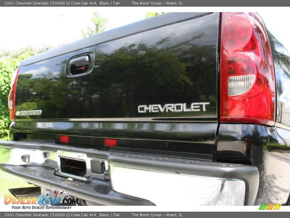 2003 Chevrolet Silverado 2500HD LS Crew Cab 4x4 Black / Tan Photo #20