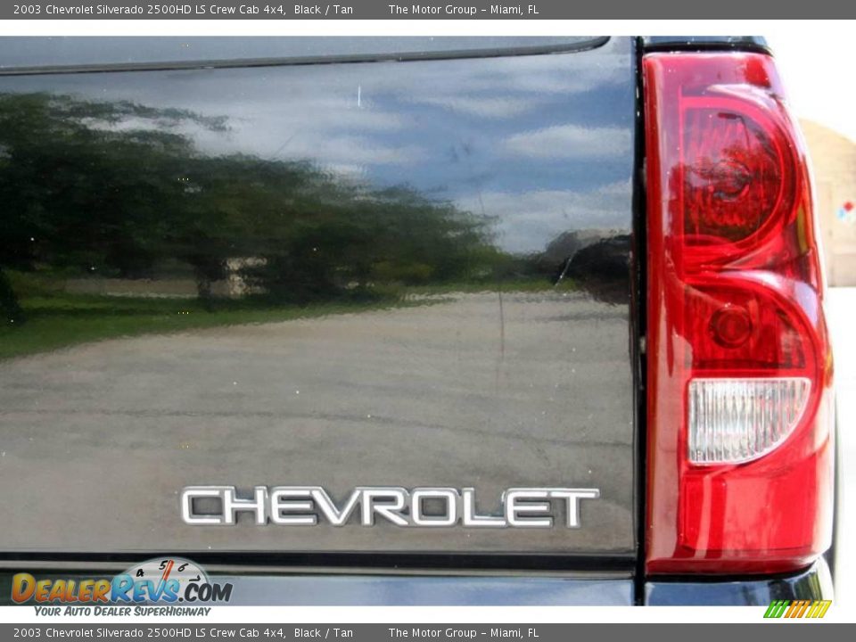 2003 Chevrolet Silverado 2500HD LS Crew Cab 4x4 Black / Tan Photo #24