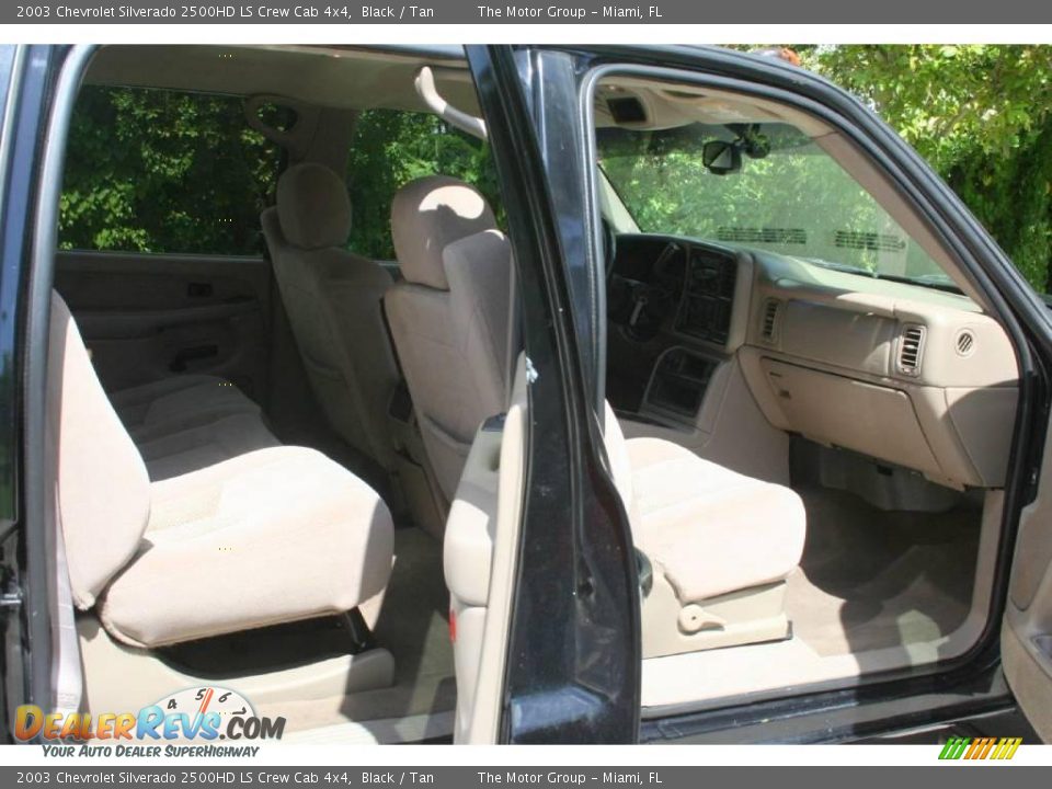 2003 Chevrolet Silverado 2500HD LS Crew Cab 4x4 Black / Tan Photo #30
