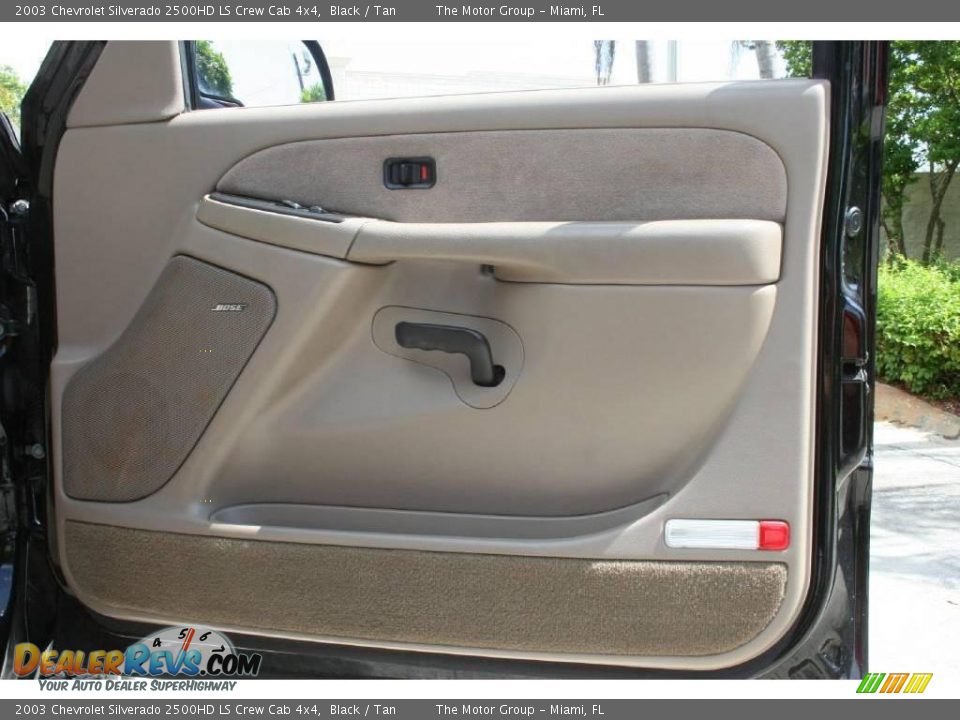 2003 Chevrolet Silverado 2500HD LS Crew Cab 4x4 Black / Tan Photo #34