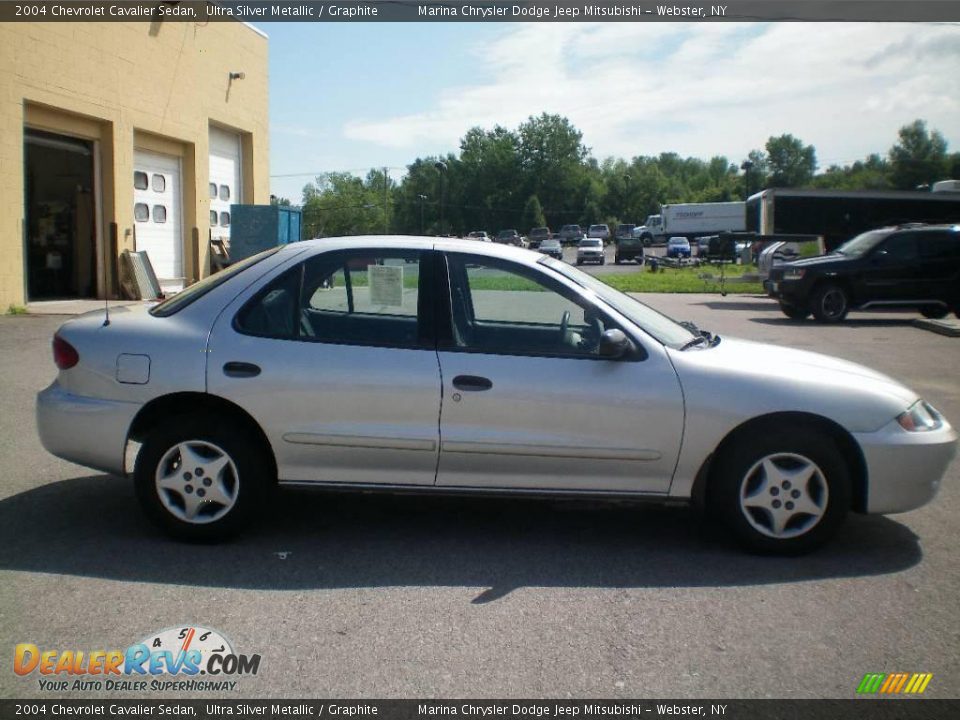 2004 Chevrolet Cavalier Sedan Ultra Silver Metallic / Graphite Photo #6