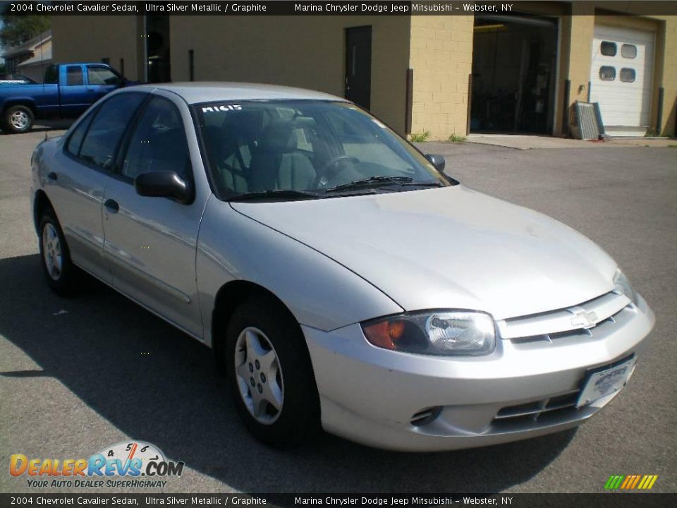 2004 Chevrolet Cavalier Sedan Ultra Silver Metallic / Graphite Photo #7
