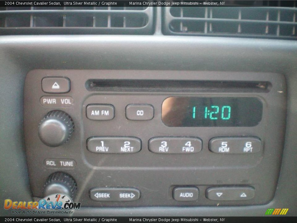 2004 Chevrolet Cavalier Sedan Ultra Silver Metallic / Graphite Photo #24
