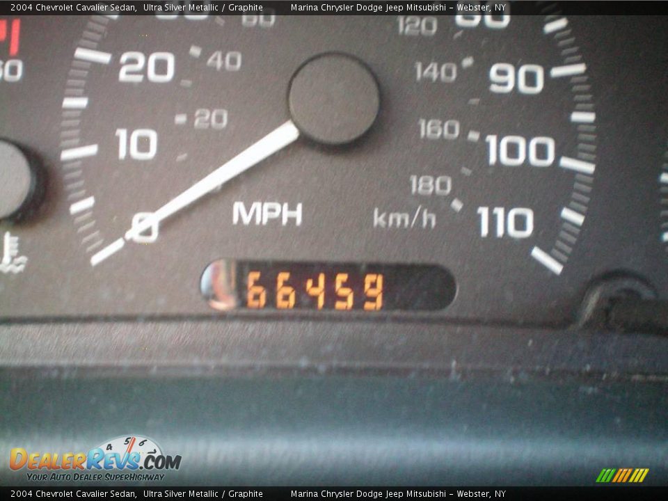 2004 Chevrolet Cavalier Sedan Ultra Silver Metallic / Graphite Photo #26