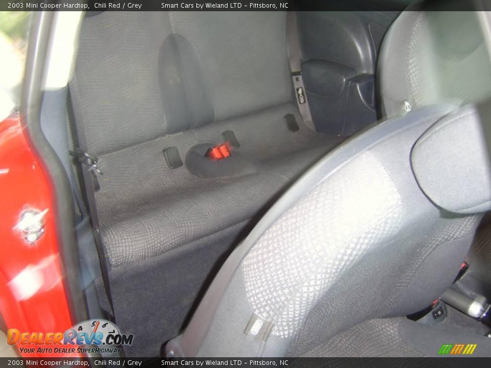 2003 Mini Cooper Hardtop Chili Red / Grey Photo #17