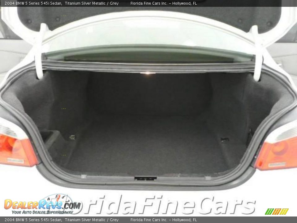 2004 BMW 5 Series 545i Sedan Titanium Silver Metallic / Grey Photo #10