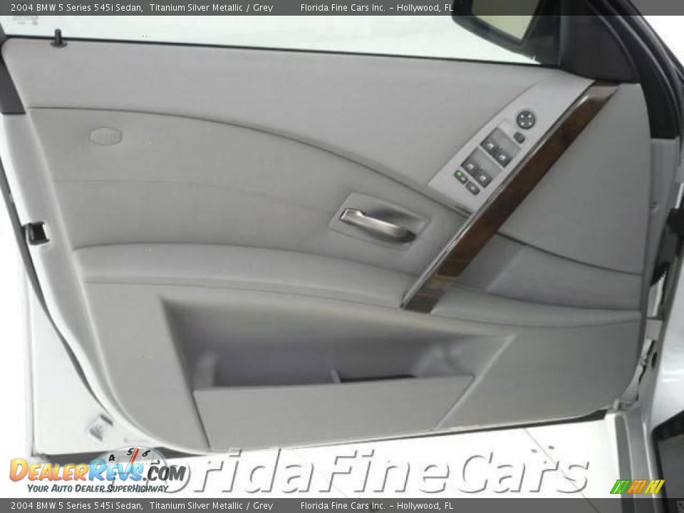 2004 BMW 5 Series 545i Sedan Titanium Silver Metallic / Grey Photo #11