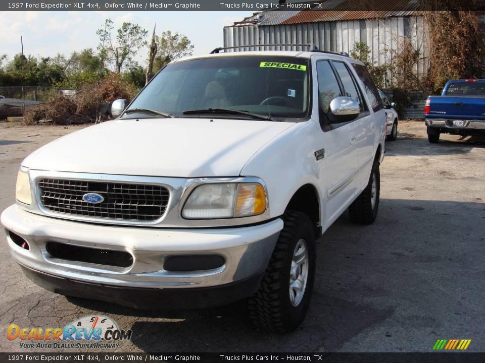 1997 Ford Expedition XLT 4x4 Oxford White / Medium Graphite Photo #1