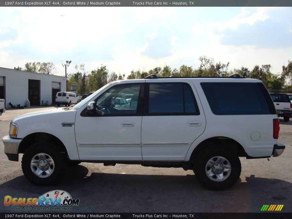 1997 Ford Expedition XLT 4x4 Oxford White / Medium Graphite Photo #2