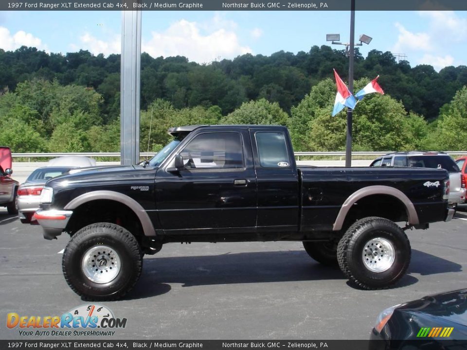 1997 Ford Ranger XLT Extended Cab 4x4 Black / Medium Graphite Photo #5