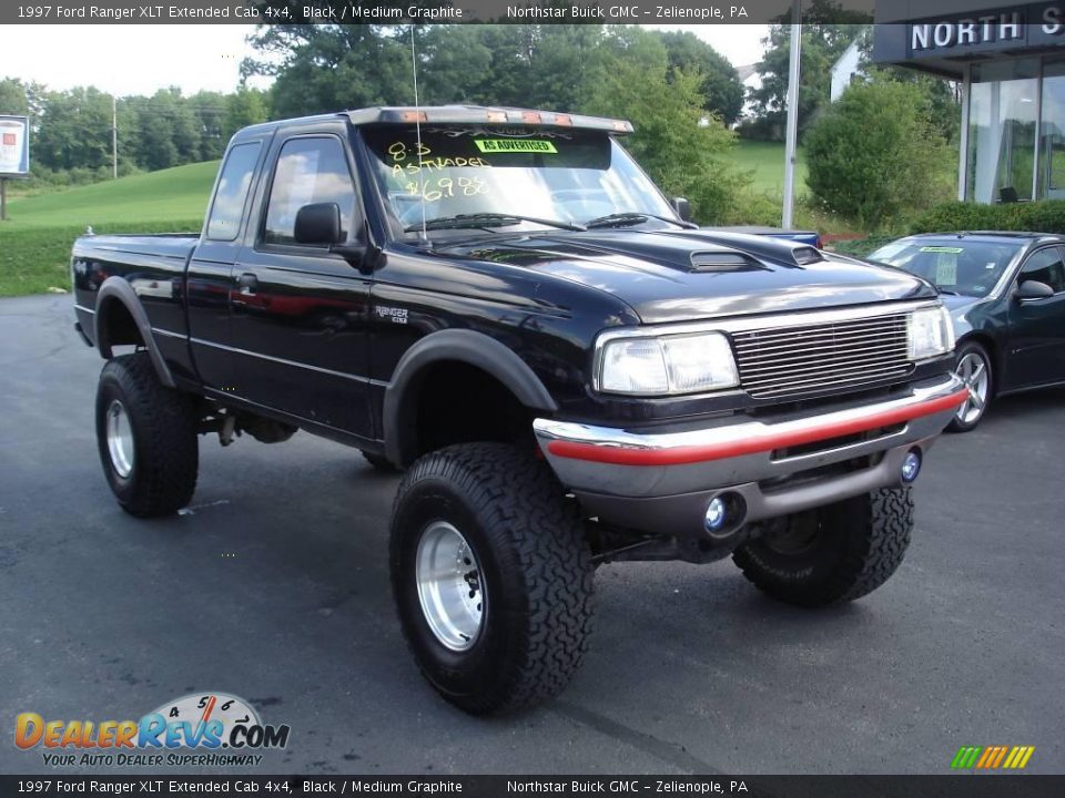 1997 Ford Ranger XLT Extended Cab 4x4 Black / Medium Graphite Photo #15