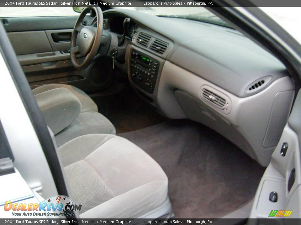 2004 Ford Taurus SES Sedan Silver Frost Metallic / Medium Graphite Photo #12