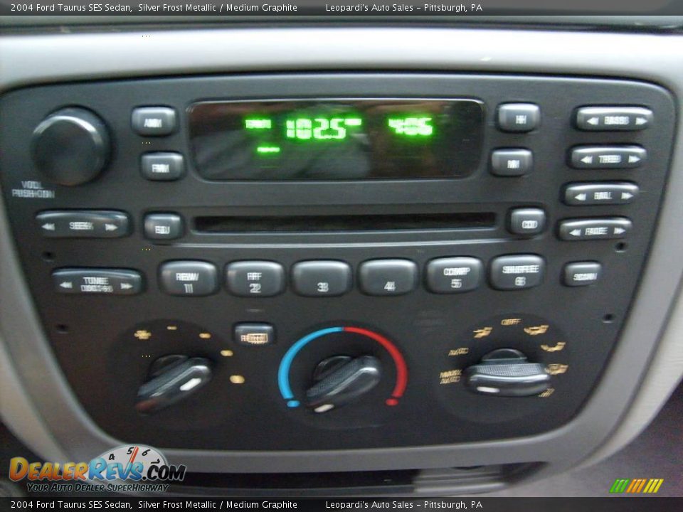 2004 Ford Taurus SES Sedan Silver Frost Metallic / Medium Graphite Photo #14