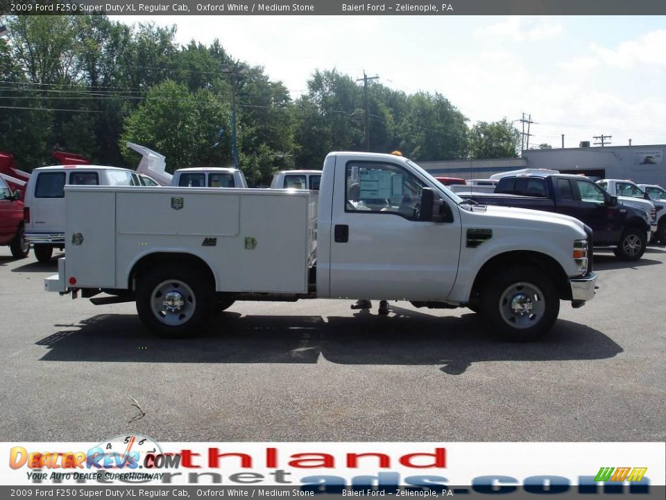 2009 Ford F250 Super Duty XL Regular Cab Oxford White / Medium Stone Photo #1