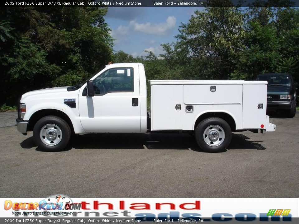 2009 Ford F250 Super Duty XL Regular Cab Oxford White / Medium Stone Photo #5