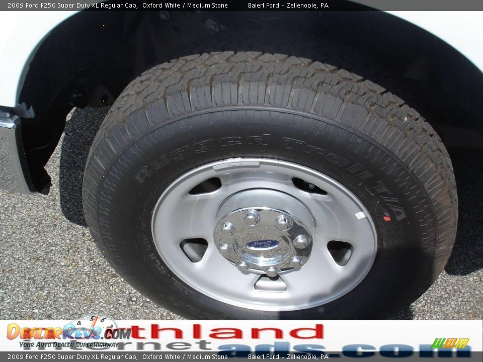 2009 Ford F250 Super Duty XL Regular Cab Oxford White / Medium Stone Photo #9