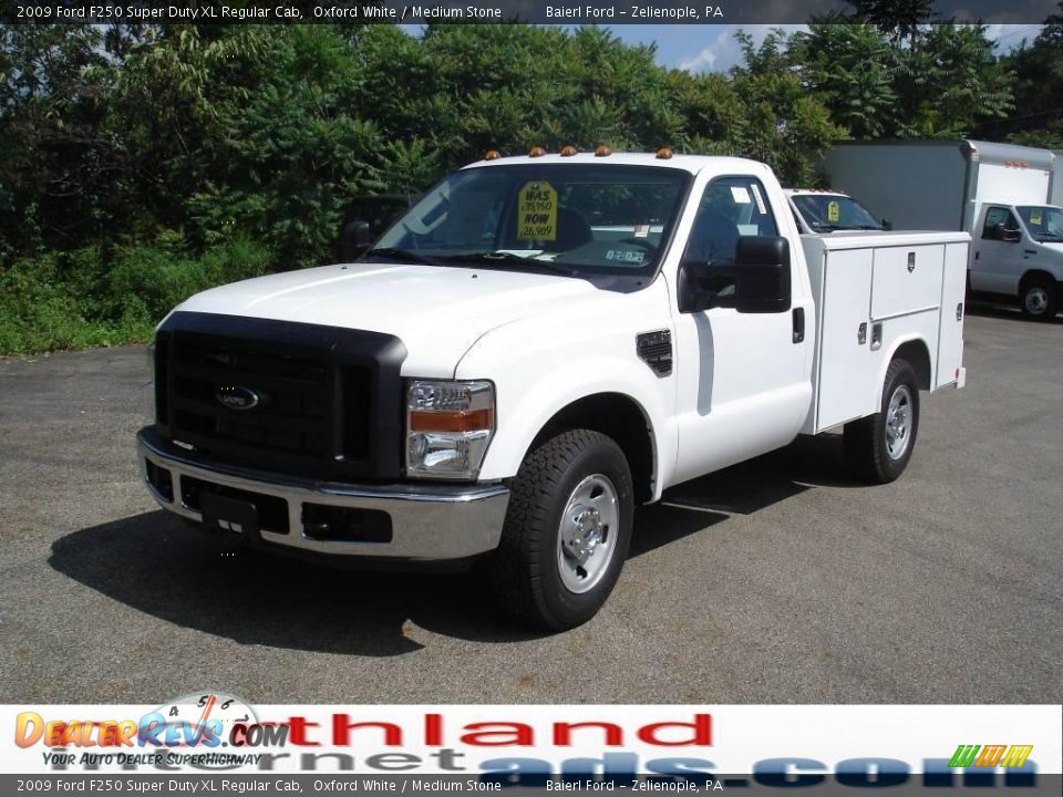 2009 Ford F250 Super Duty XL Regular Cab Oxford White / Medium Stone Photo #11
