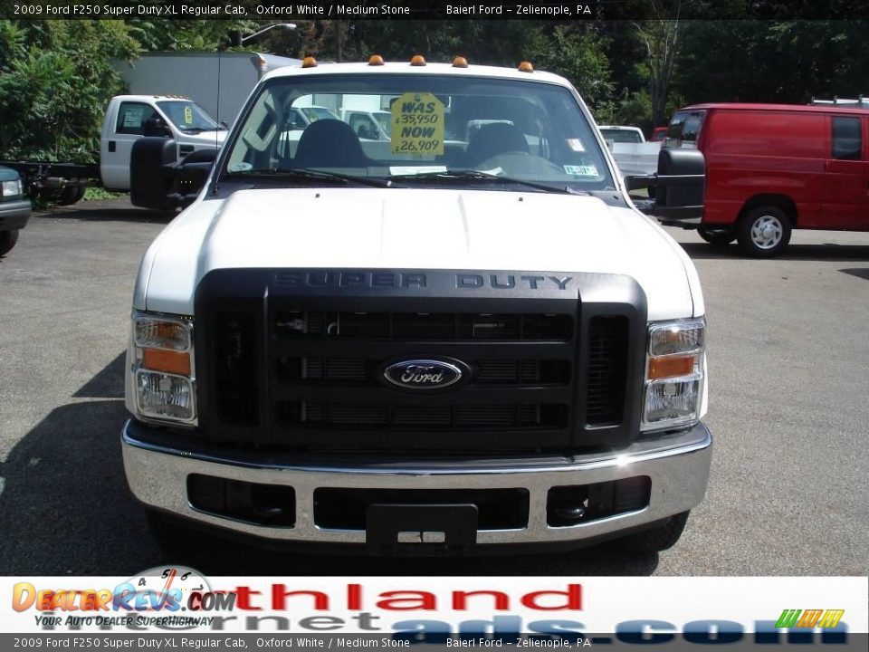 2009 Ford F250 Super Duty XL Regular Cab Oxford White / Medium Stone Photo #12