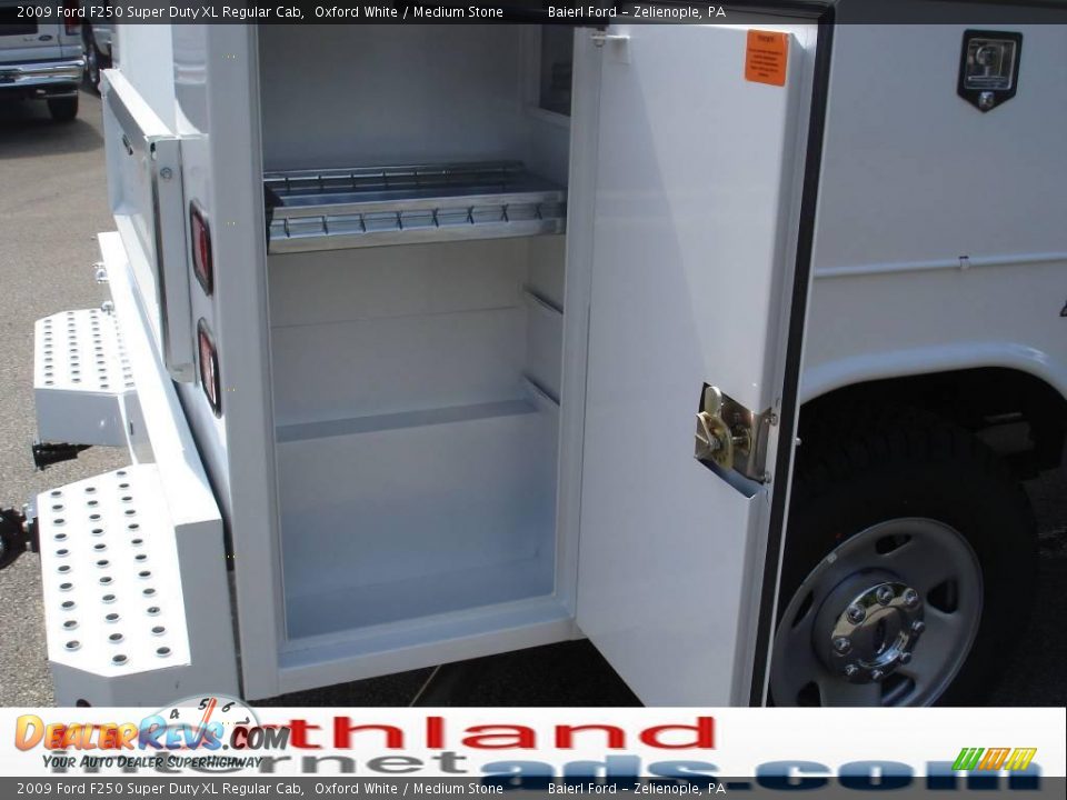 2009 Ford F250 Super Duty XL Regular Cab Oxford White / Medium Stone Photo #16