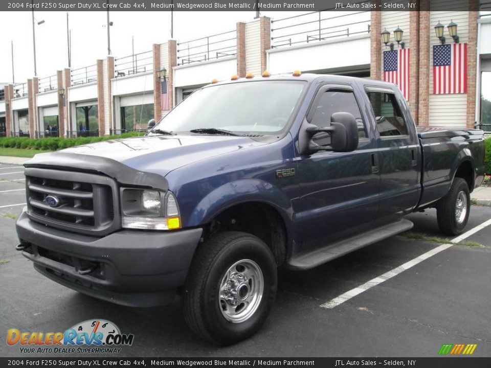 2004 Ford F250 Super Duty XL Crew Cab 4x4 Medium Wedgewood Blue Metallic / Medium Parchment Photo #1