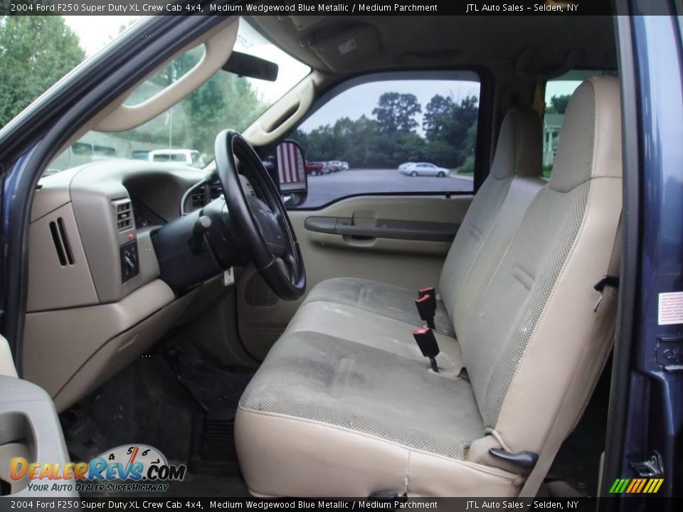 2004 Ford F250 Super Duty XL Crew Cab 4x4 Medium Wedgewood Blue Metallic / Medium Parchment Photo #9