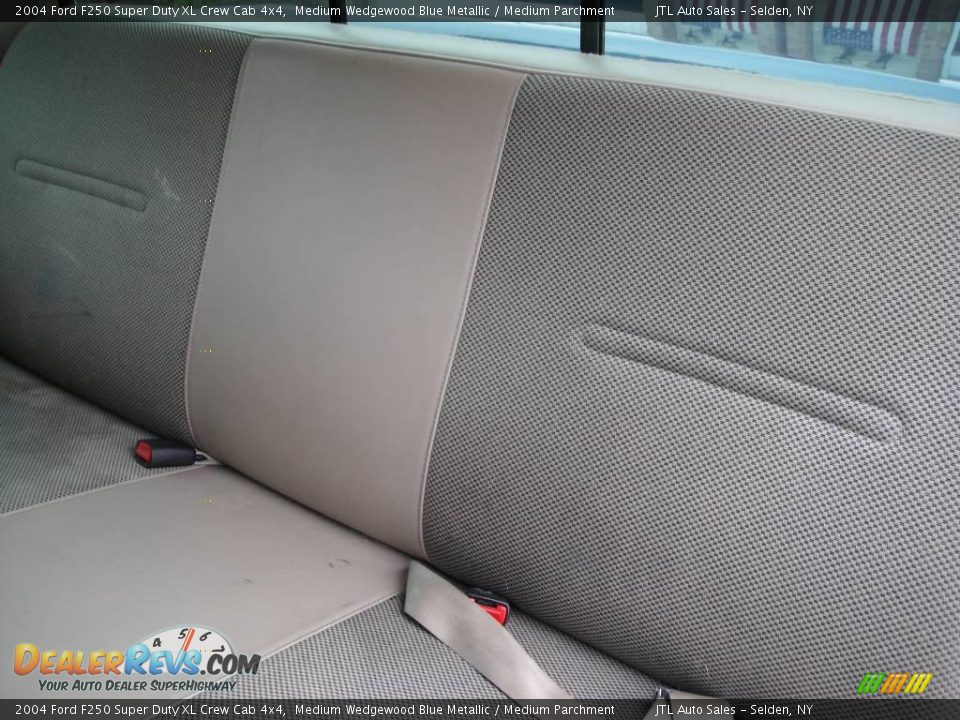 2004 Ford F250 Super Duty XL Crew Cab 4x4 Medium Wedgewood Blue Metallic / Medium Parchment Photo #11