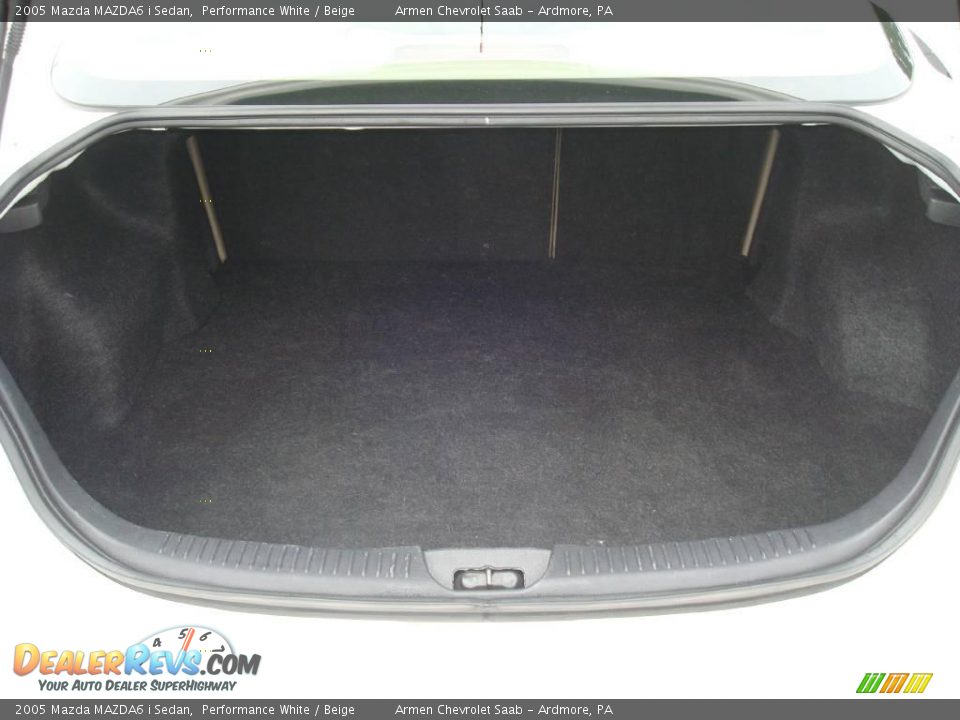 2005 Mazda MAZDA6 i Sedan Performance White / Beige Photo #22