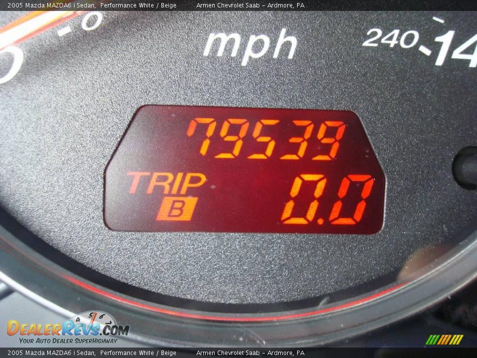 2005 Mazda MAZDA6 i Sedan Performance White / Beige Photo #34