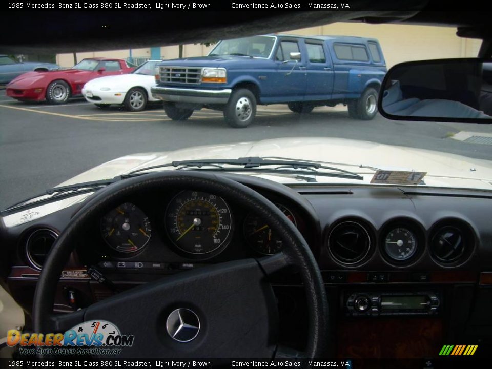1985 Mercedes-Benz SL Class 380 SL Roadster Light Ivory / Brown Photo #15