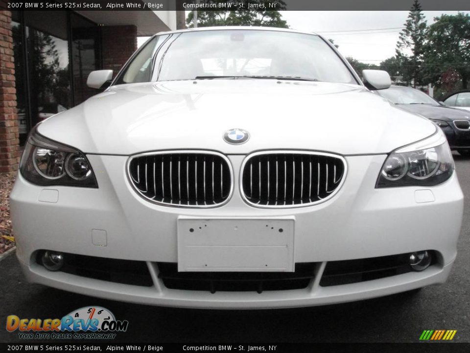2007 BMW 5 Series 525xi Sedan Alpine White / Beige Photo #2