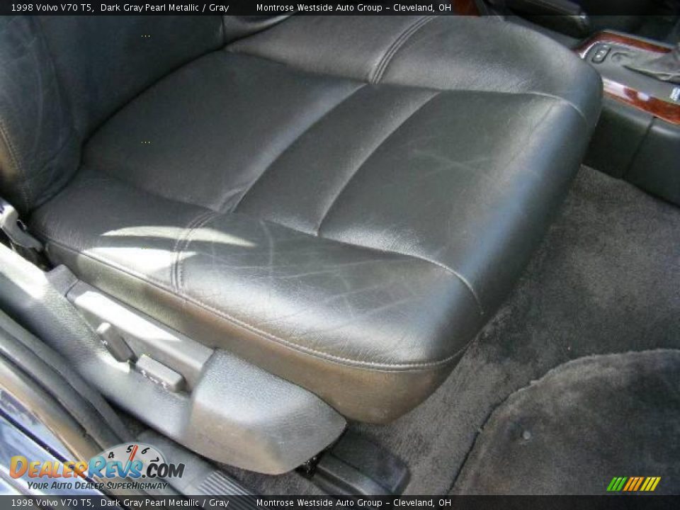 Front Seat of 1998 Volvo V70 T5 Photo #14