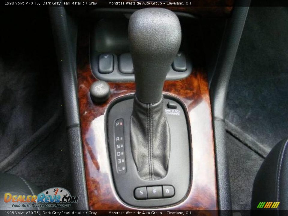 1998 Volvo V70 T5 Shifter Photo #23