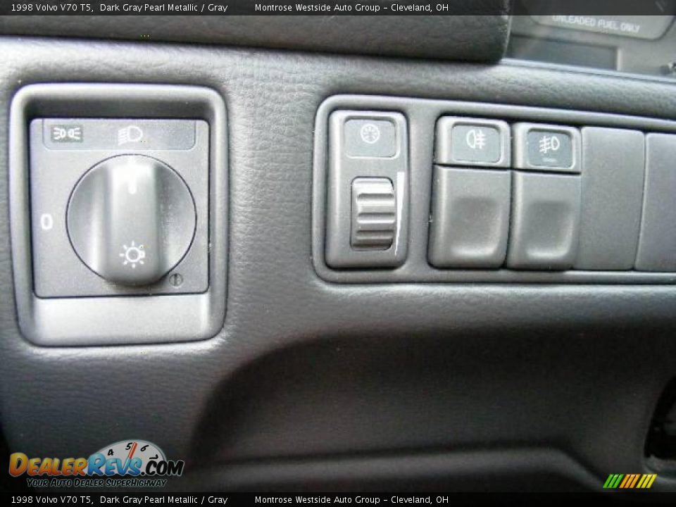 Controls of 1998 Volvo V70 T5 Photo #25