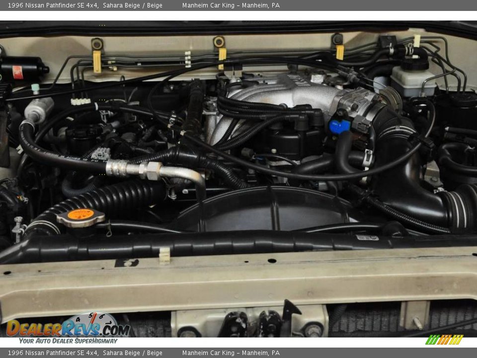 1996 Nissan Pathfinder SE 4x4 Sahara Beige / Beige Photo #18