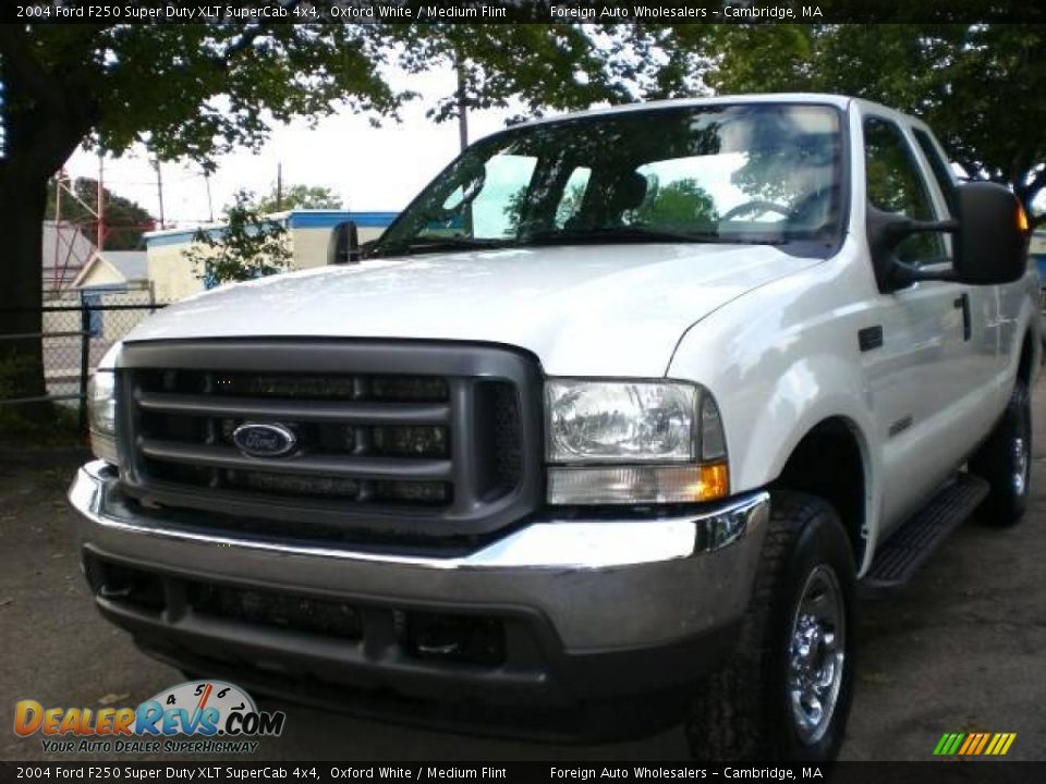 2004 Ford F250 Super Duty XLT SuperCab 4x4 Oxford White / Medium Flint Photo #2