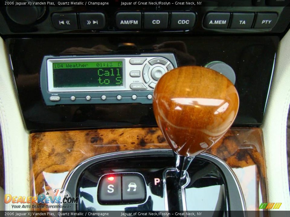 2006 Jaguar XJ Vanden Plas Quartz Metallic / Champagne Photo #16