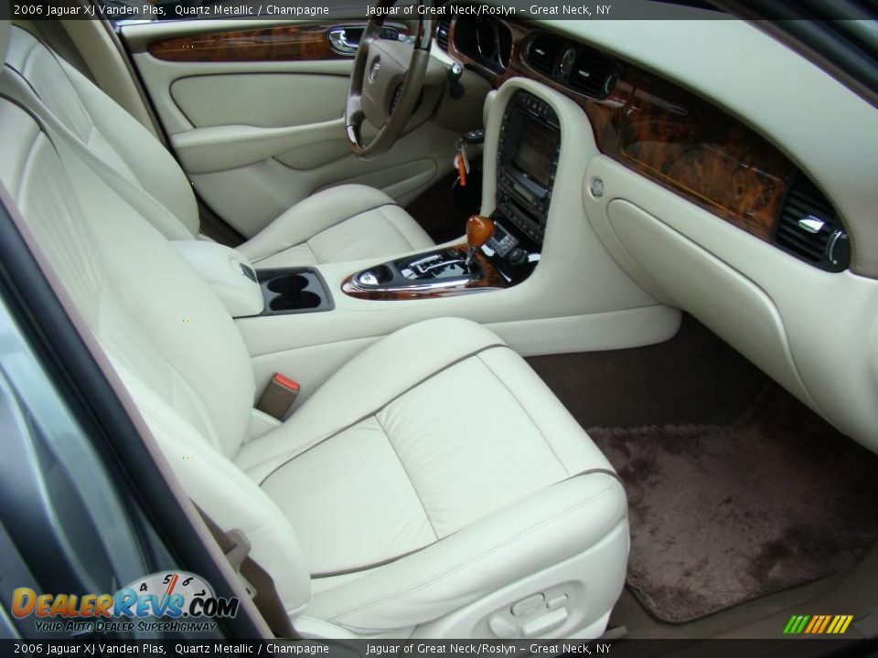 2006 Jaguar XJ Vanden Plas Quartz Metallic / Champagne Photo #17